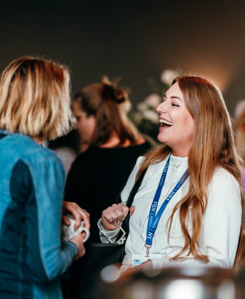 Cursist lachend op FBN evenement