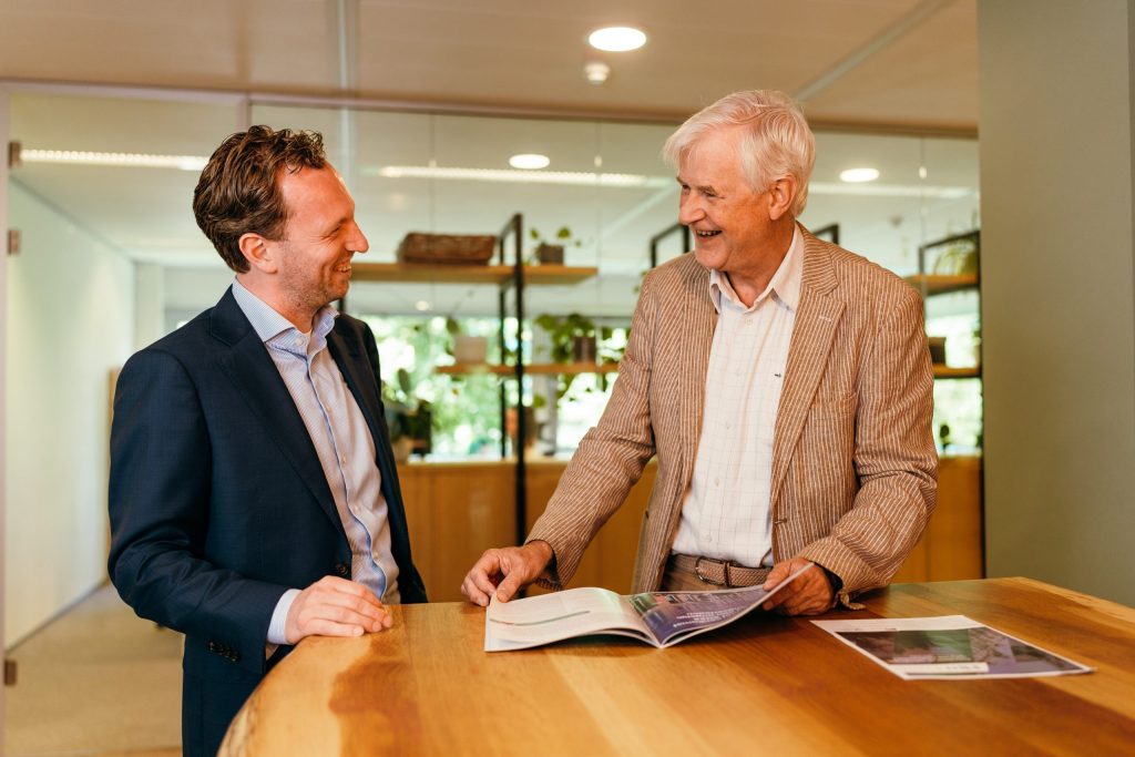 FBN medewerkers lezen vakblad
