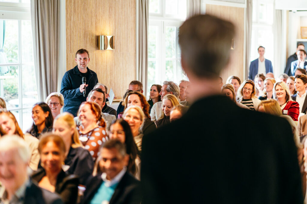 Cursisten volgen de cursus 'De dag voor het notariaat 2027' over actuele notariële kennis, waaronder familierecht, registergoederenrecht, ondernemingsrecht en Wwft, om PE-punten te behalen bij FBN Juristen ook kijken zij naar de Speld